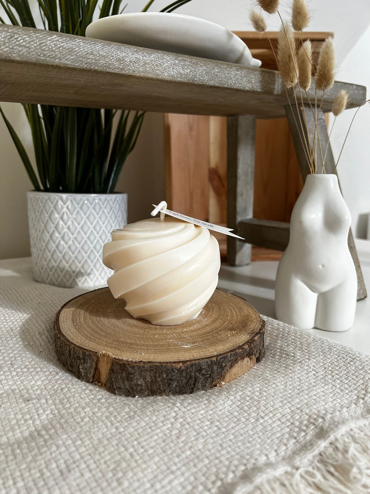 Small Round Swirl Candle