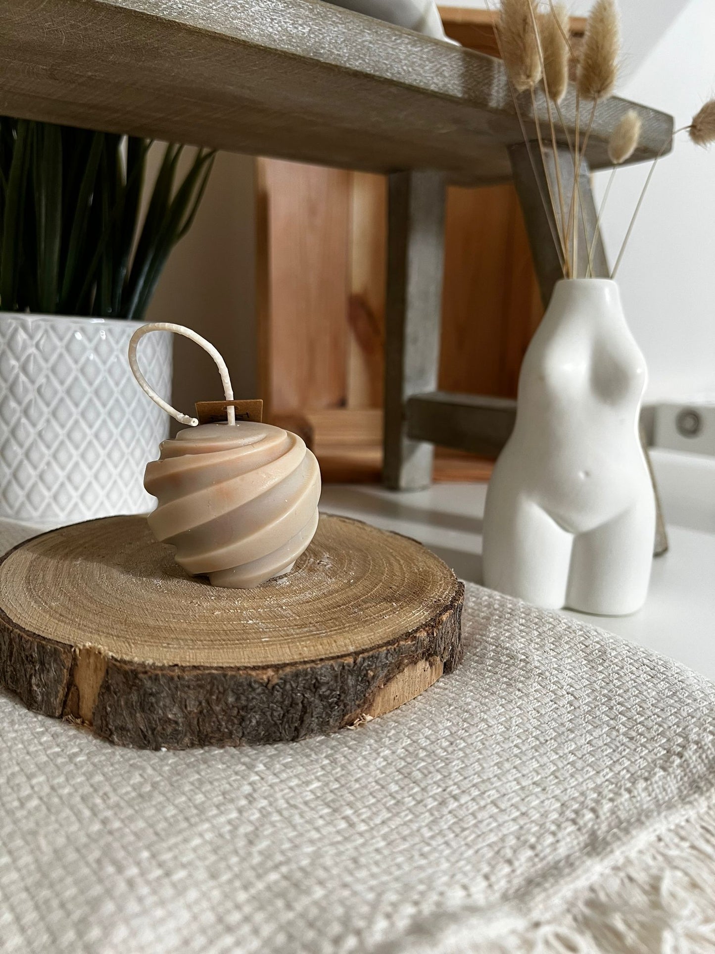 Small Round Swirl Candle