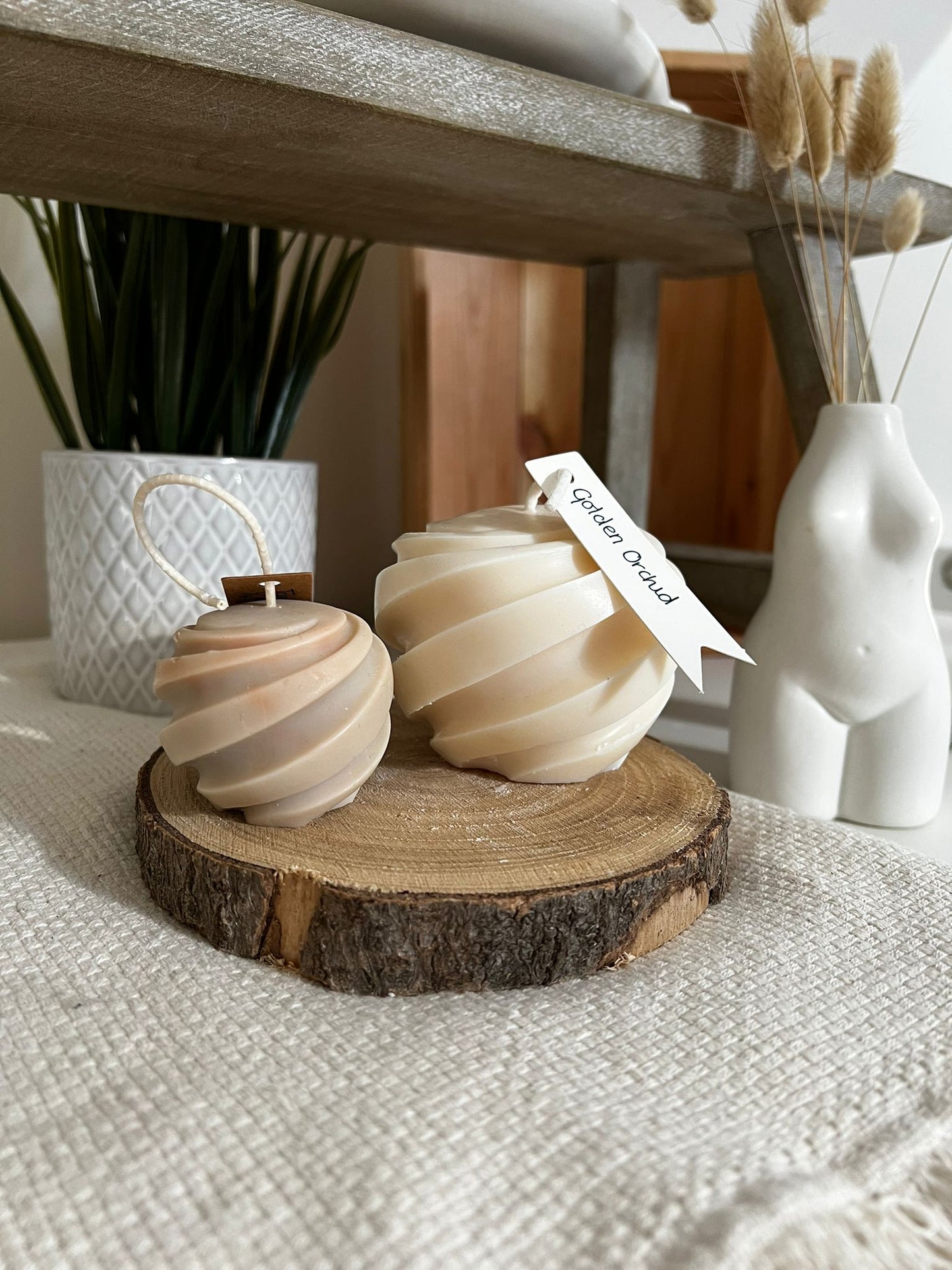 Small Round Swirl Candle
