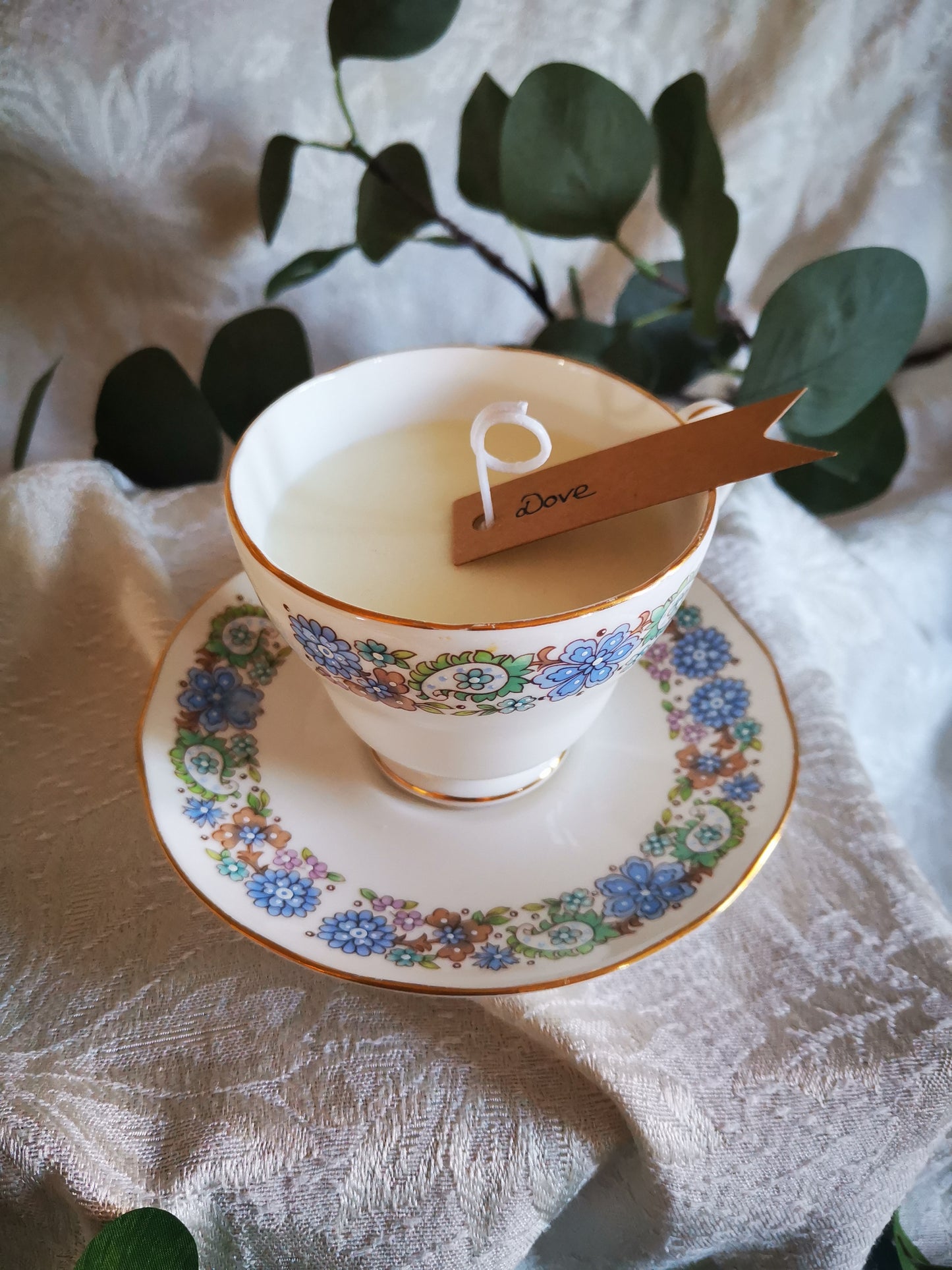 Blue & White Daisy Teacup Candle - Dove Fragrance