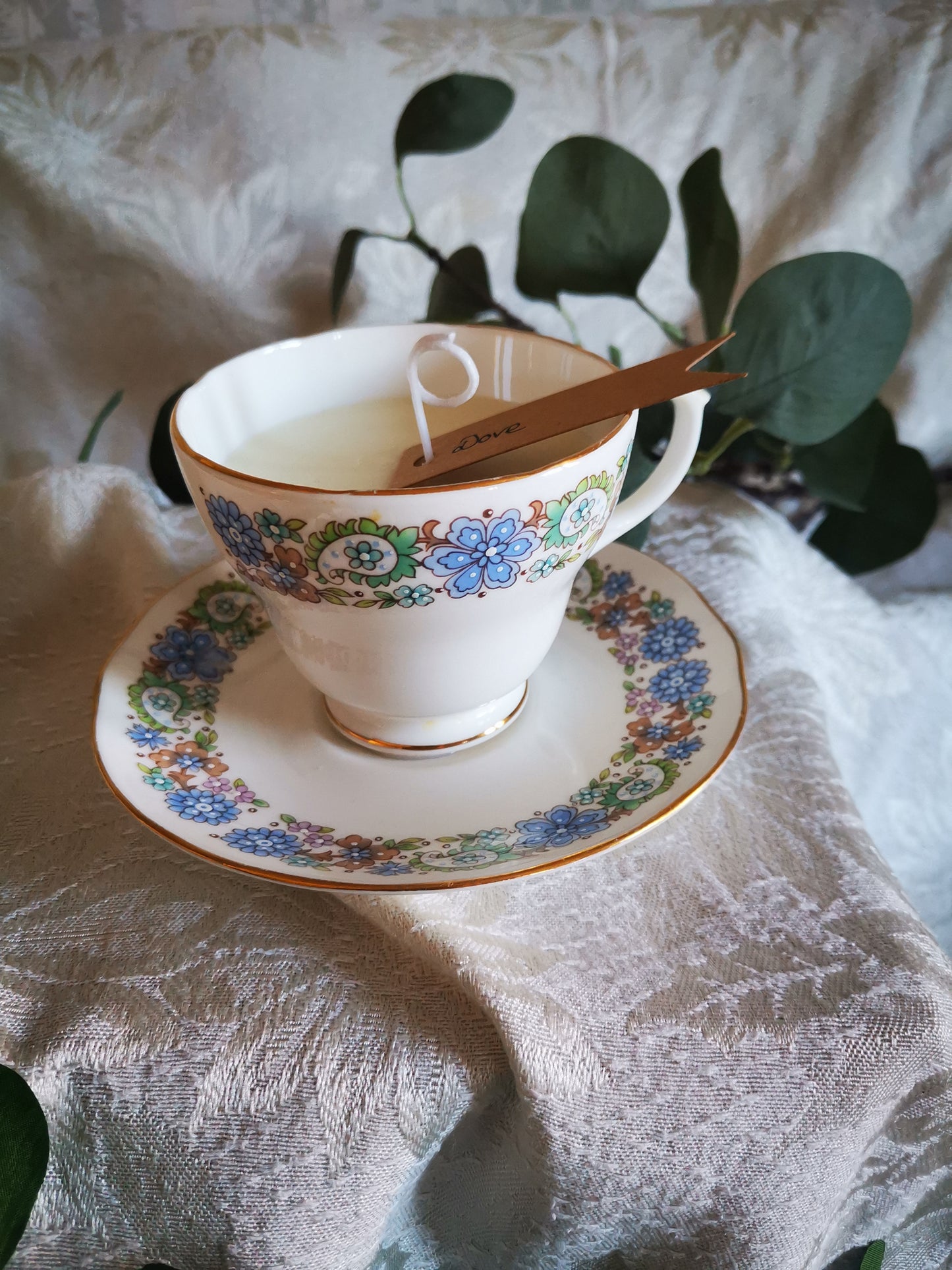 Blue & White Daisy Teacup Candle - Dove Fragrance